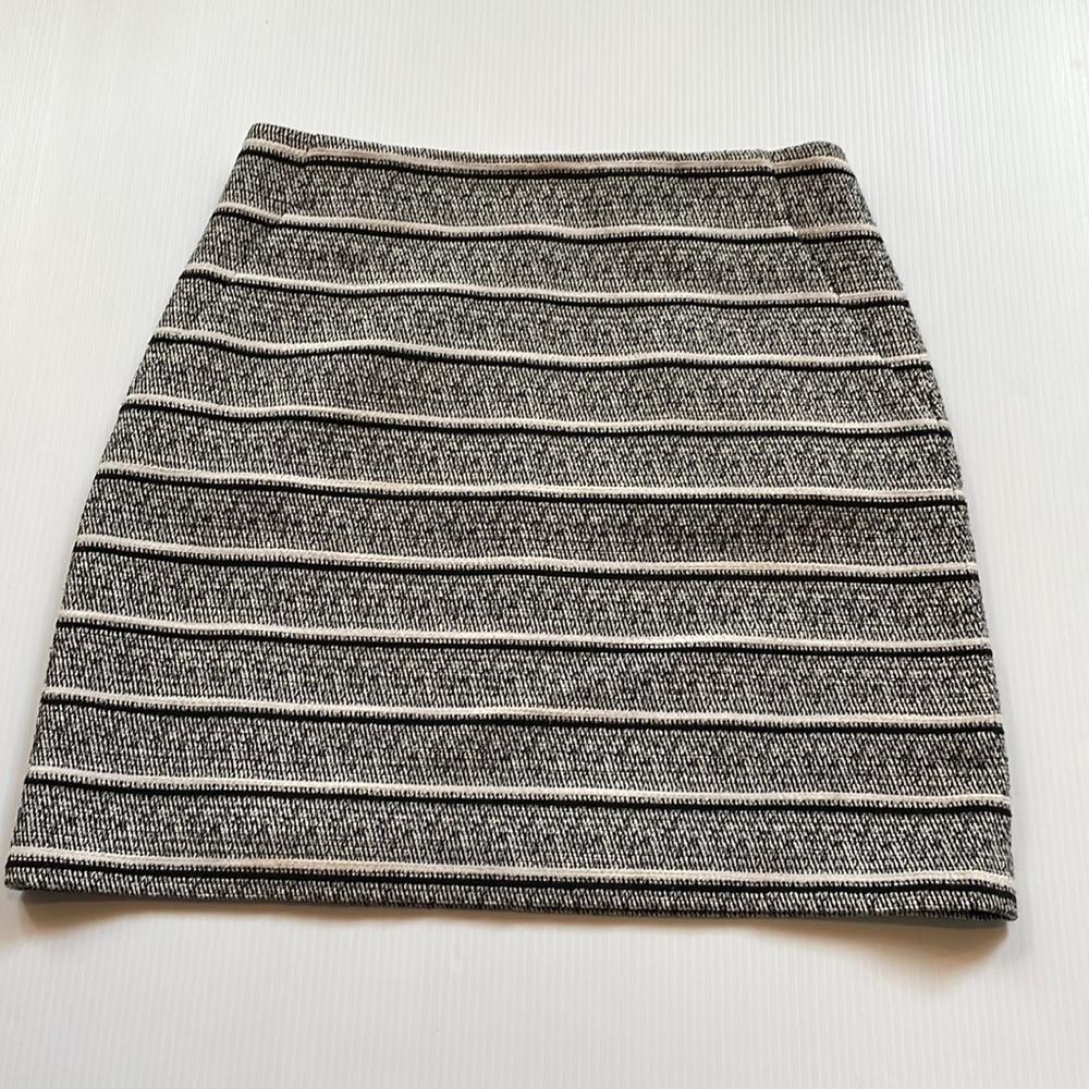 Ann Taylor black & white striped mini skirt, size 8